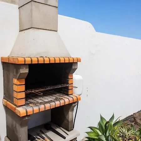 Captivating 2-bed In Playa Blanca (Lanzarote)